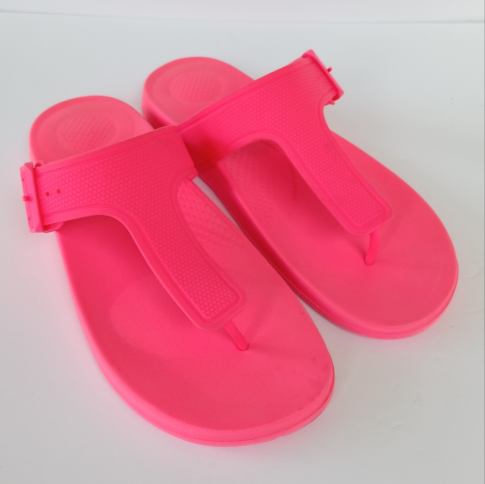 FitFlop Flip-Flop Rubber Thong Sandals Fluorescent Pop Pink Size 11